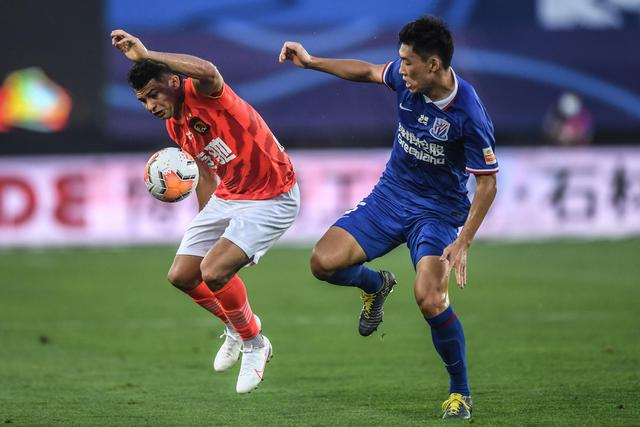 库里复出24分普尔空砍24分 勇士力克奇才4连胜